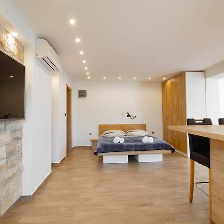 Apartments Marinici Rijeka - With Private Parking Экстерьер фото